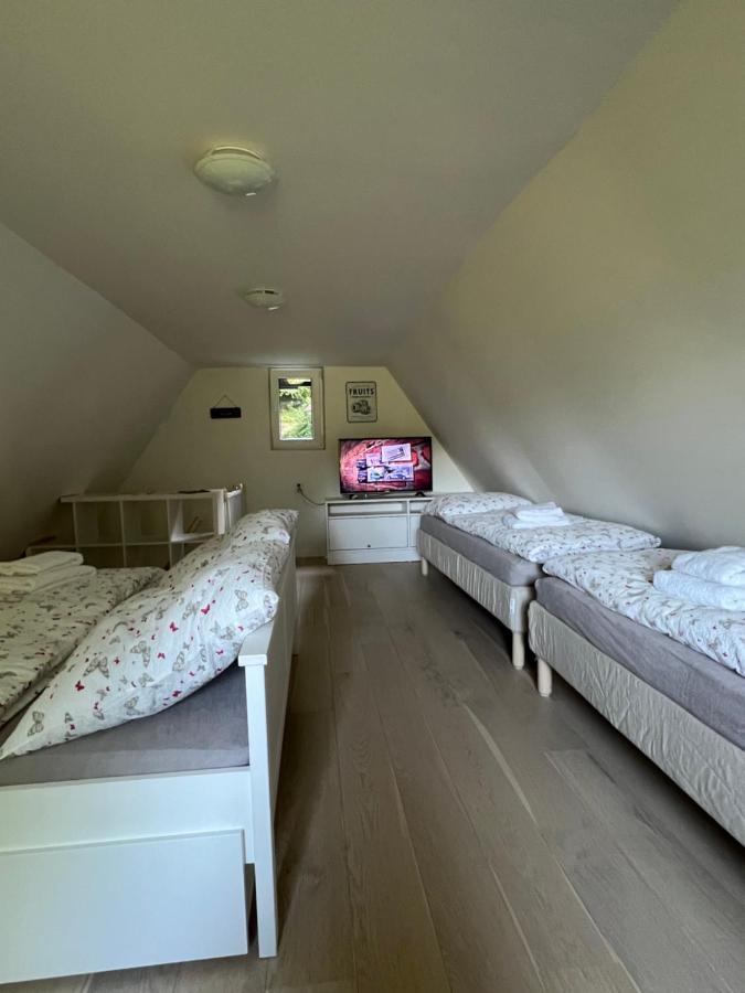 Chatka Pod Lysou Ostravice Buitenkant foto